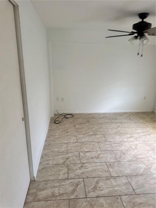 Под контрактом: $170,000 (2 спален, 2 ванн, 1096 Квадратных фут)