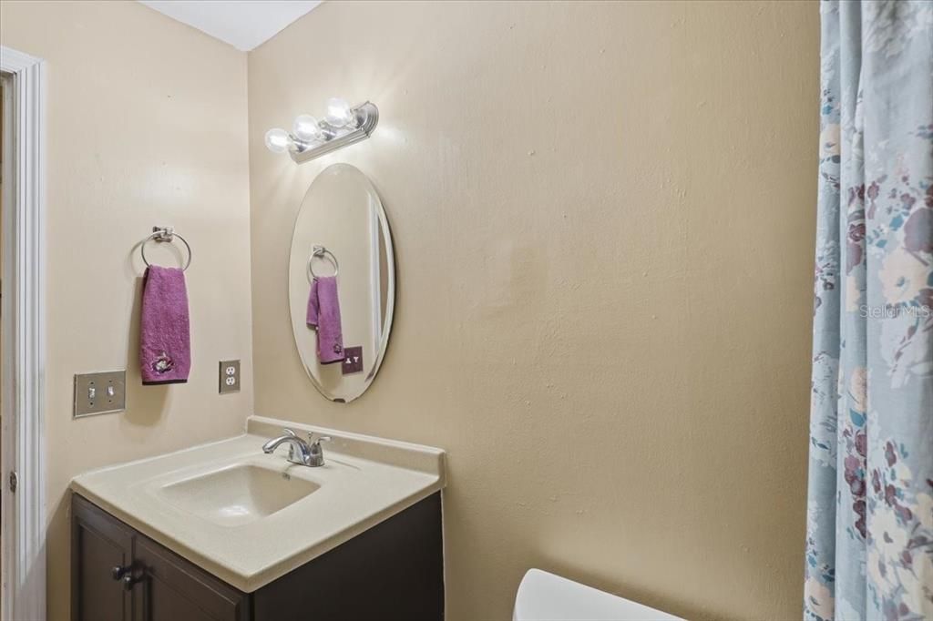 Activo con contrato: $299,999 (3 camas, 2 baños, 1992 Pies cuadrados)