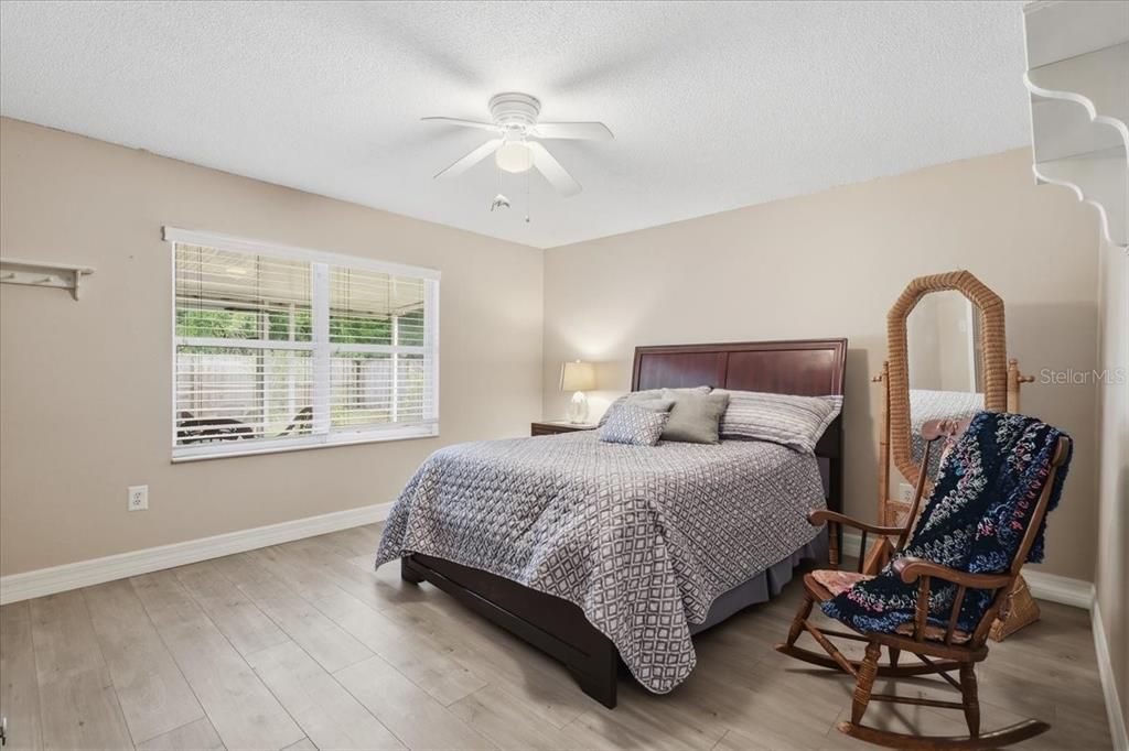 Activo con contrato: $299,999 (3 camas, 2 baños, 1992 Pies cuadrados)