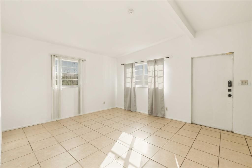 En Renta: $2,200 (3 camas, 2 baños, 1369 Pies cuadrados)
