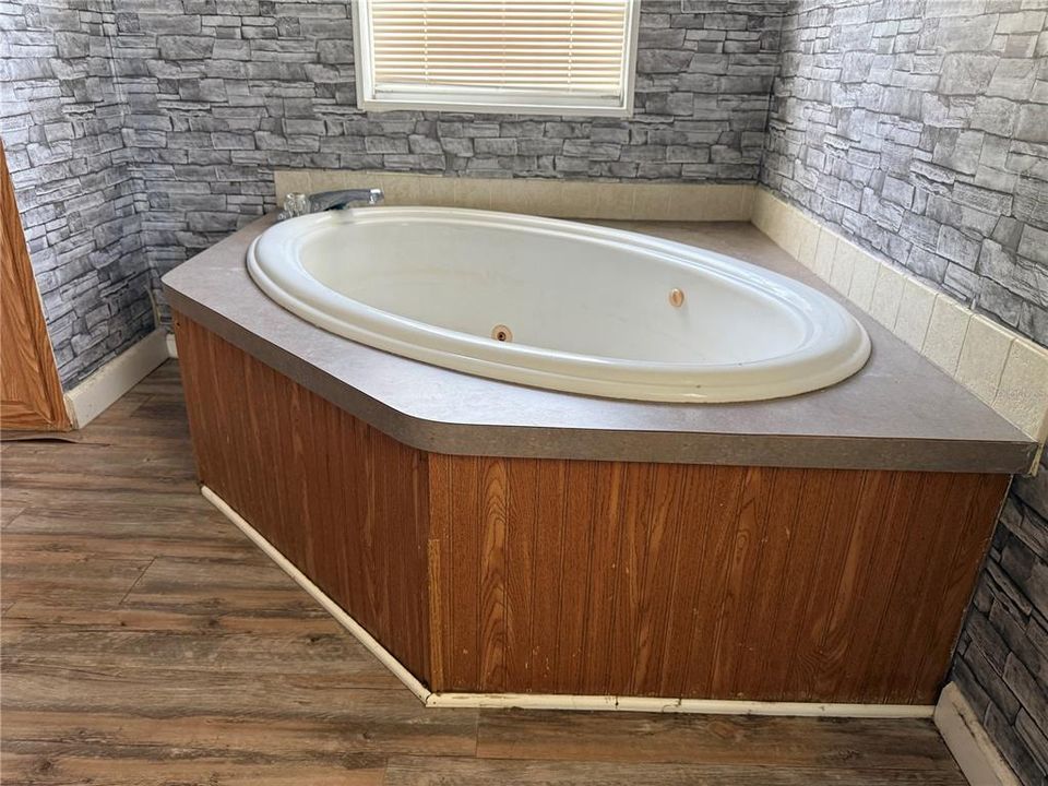 На продажу: $245,000 (3 спален, 2 ванн, 1971 Квадратных фут)