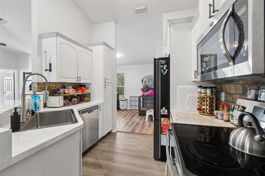 For Sale: $589,999 (3 beds, 2 baths, 1896 Square Feet)