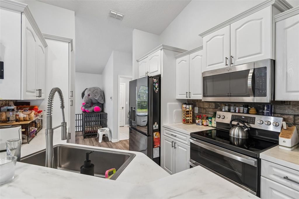 For Sale: $589,999 (3 beds, 2 baths, 1896 Square Feet)