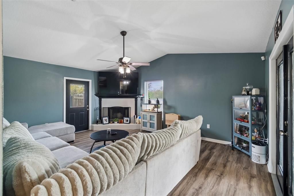 For Sale: $589,999 (3 beds, 2 baths, 1896 Square Feet)