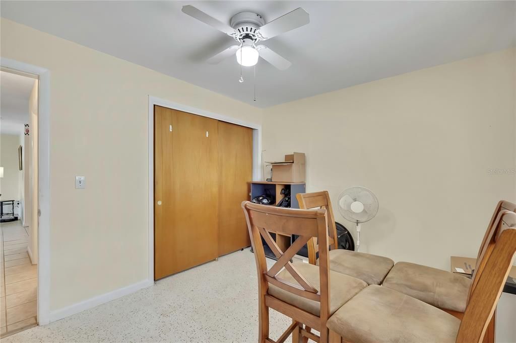 Activo con contrato: $179,000 (2 camas, 1 baños, 1112 Pies cuadrados)