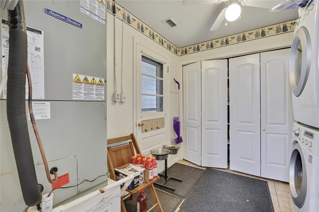 Activo con contrato: $179,000 (2 camas, 1 baños, 1112 Pies cuadrados)