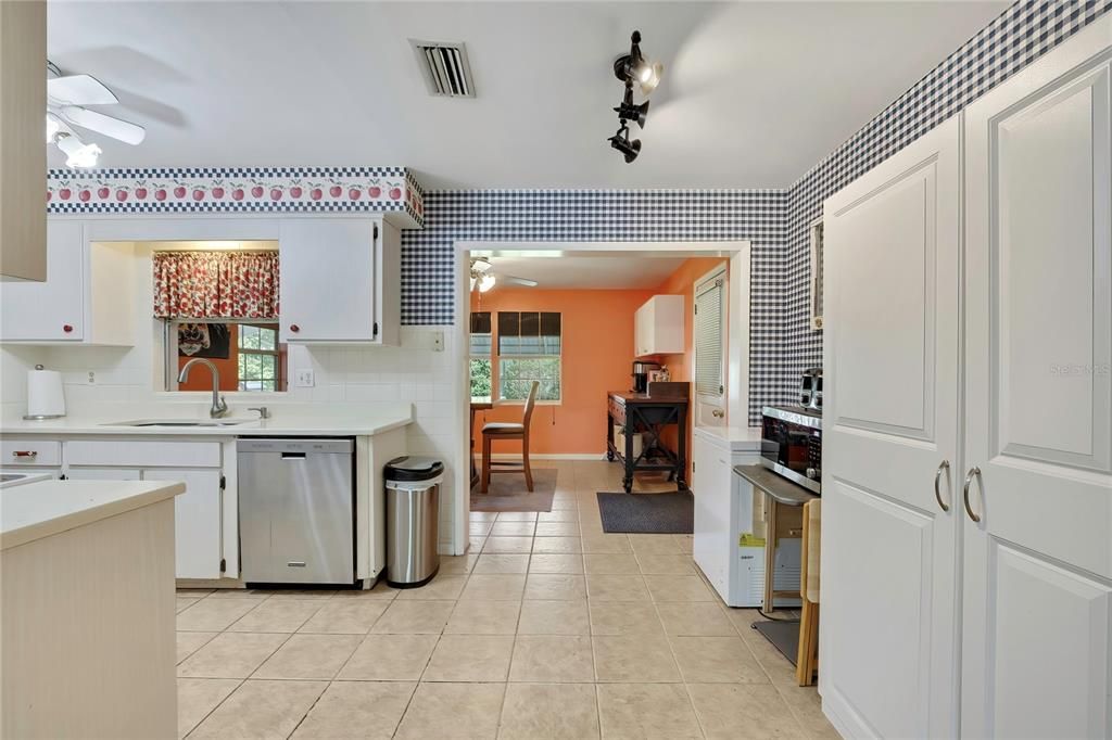 Activo con contrato: $179,000 (2 camas, 1 baños, 1112 Pies cuadrados)