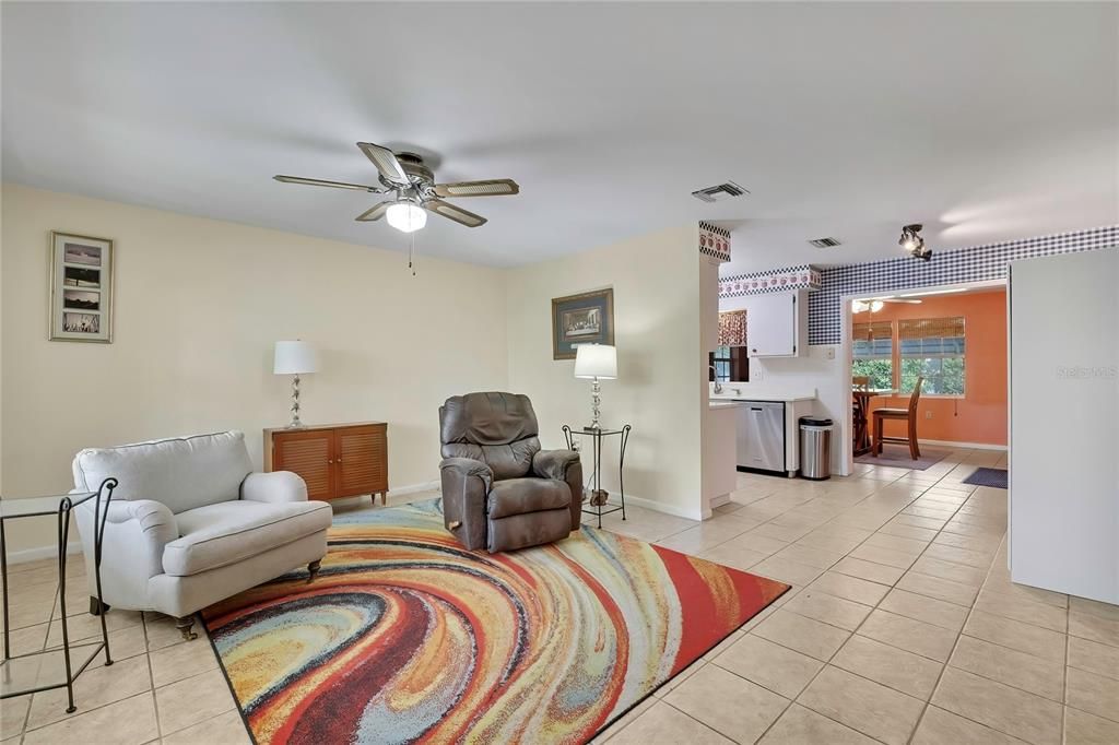 Activo con contrato: $179,000 (2 camas, 1 baños, 1112 Pies cuadrados)