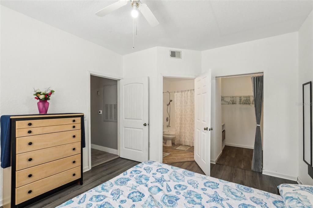 En Venta: $172,000 (2 camas, 2 baños, 1032 Pies cuadrados)