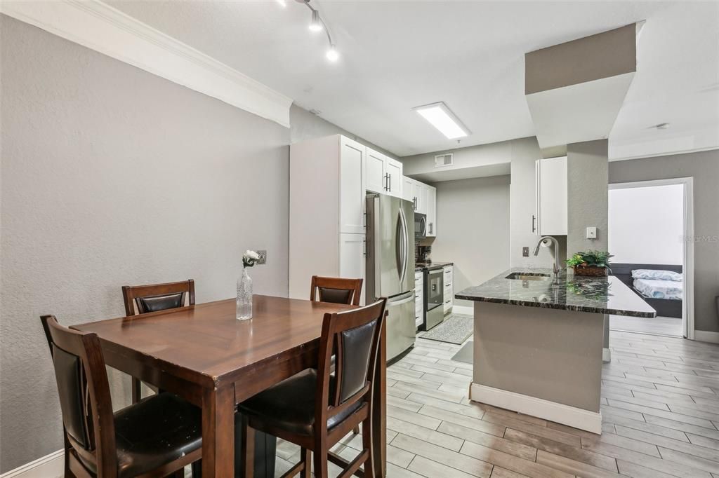 En Venta: $172,000 (2 camas, 2 baños, 1032 Pies cuadrados)