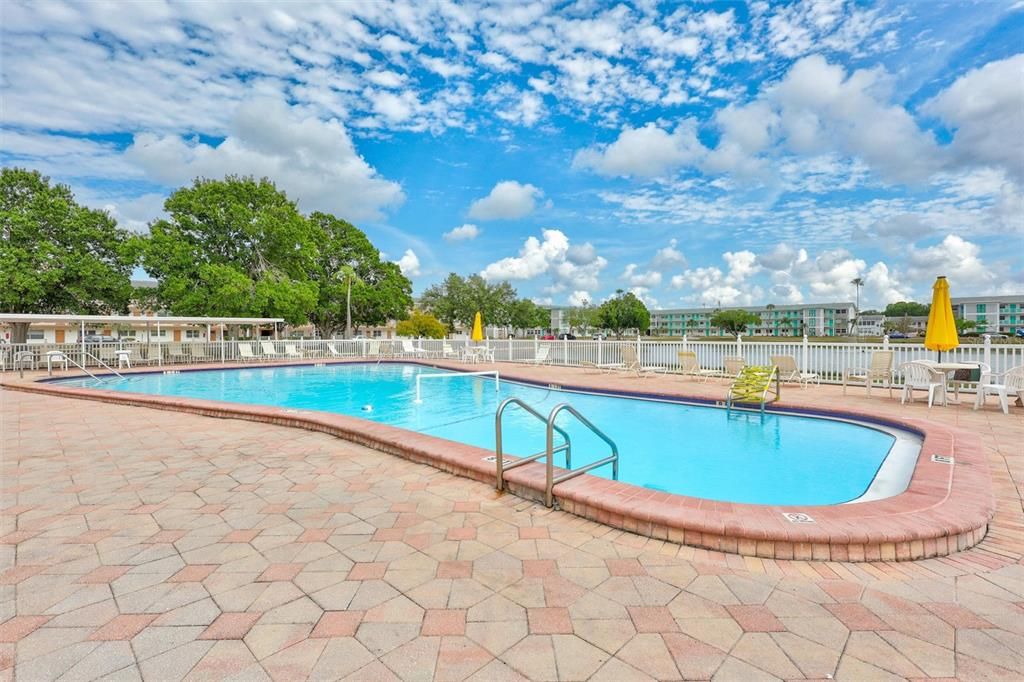 Active With Contract: $62,000 (1 beds, 1 baths, 585 Square Feet)