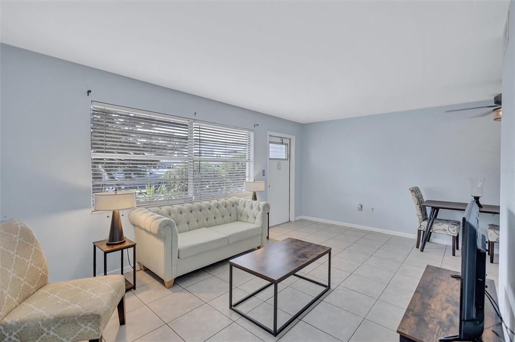 Active With Contract: $62,000 (1 beds, 1 baths, 585 Square Feet)