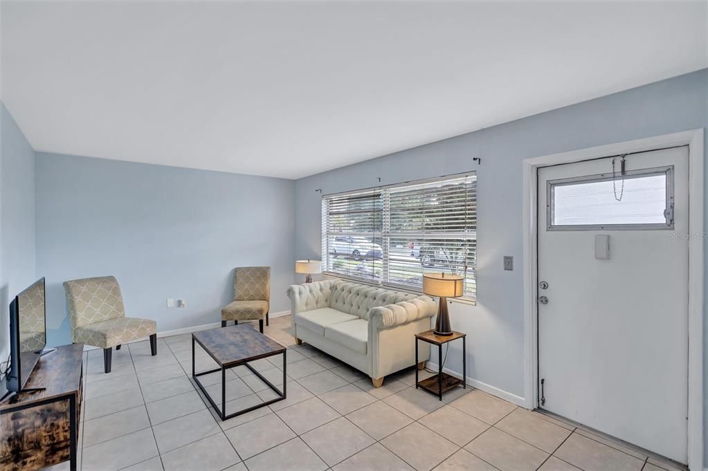 Active With Contract: $62,000 (1 beds, 1 baths, 585 Square Feet)