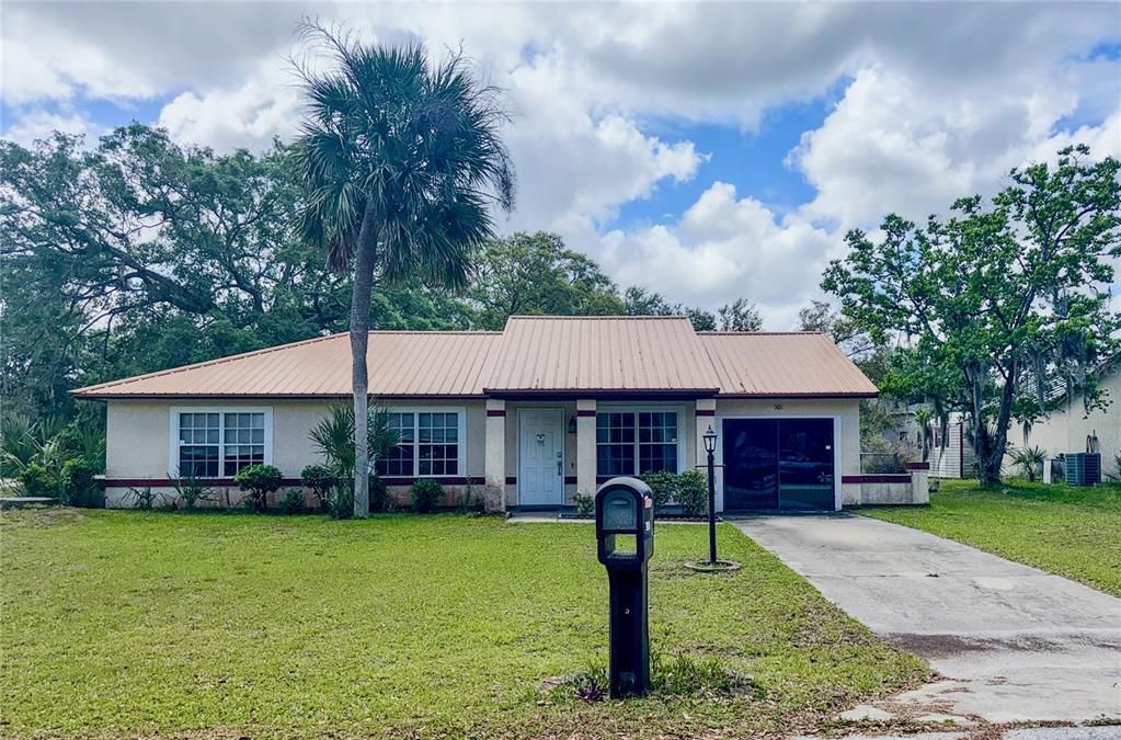 For Sale: $214,900 (2 beds, 2 baths, 1040 Square Feet)