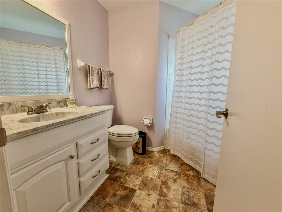 For Sale: $214,900 (2 beds, 2 baths, 1040 Square Feet)