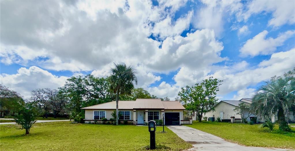 For Sale: $214,900 (2 beds, 2 baths, 1040 Square Feet)
