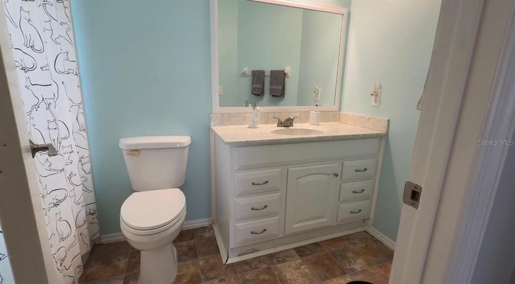 For Sale: $214,900 (2 beds, 2 baths, 1040 Square Feet)