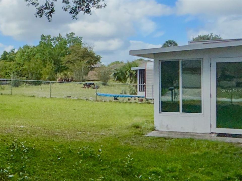 For Sale: $214,900 (2 beds, 2 baths, 1040 Square Feet)