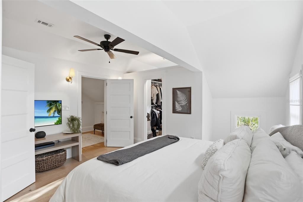 For Sale: $895,000 (4 beds, 2 baths, 2936 Square Feet)
