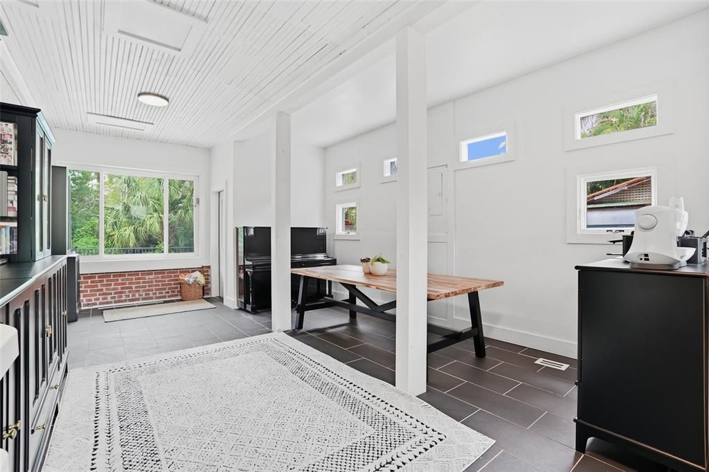 For Sale: $895,000 (4 beds, 2 baths, 2936 Square Feet)