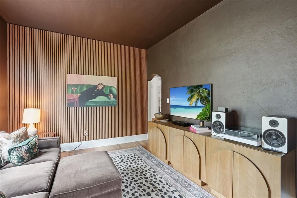 For Sale: $895,000 (4 beds, 2 baths, 2936 Square Feet)