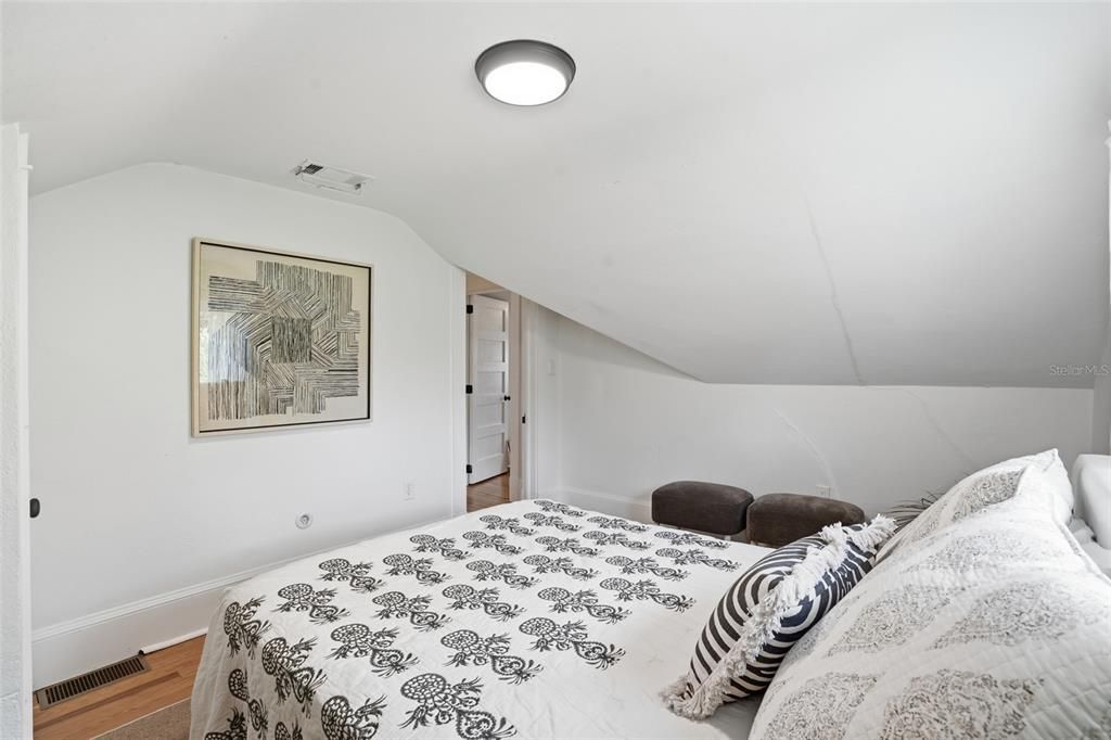 For Sale: $895,000 (4 beds, 2 baths, 2936 Square Feet)