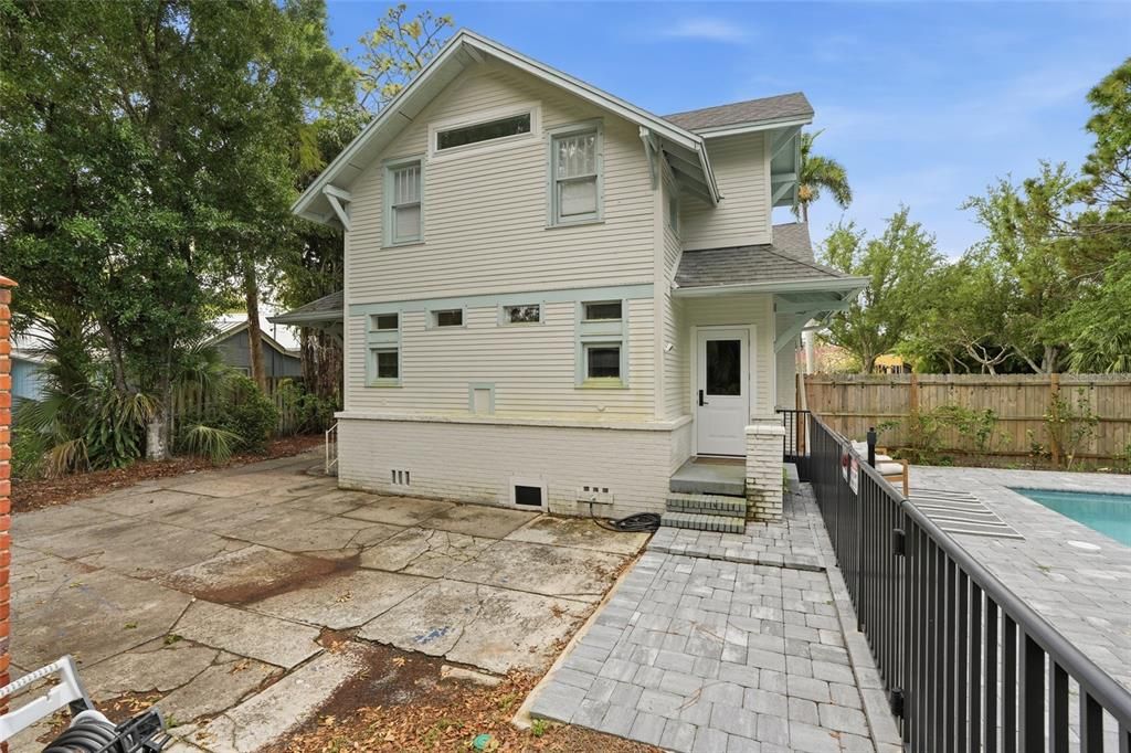 For Sale: $895,000 (4 beds, 2 baths, 2936 Square Feet)