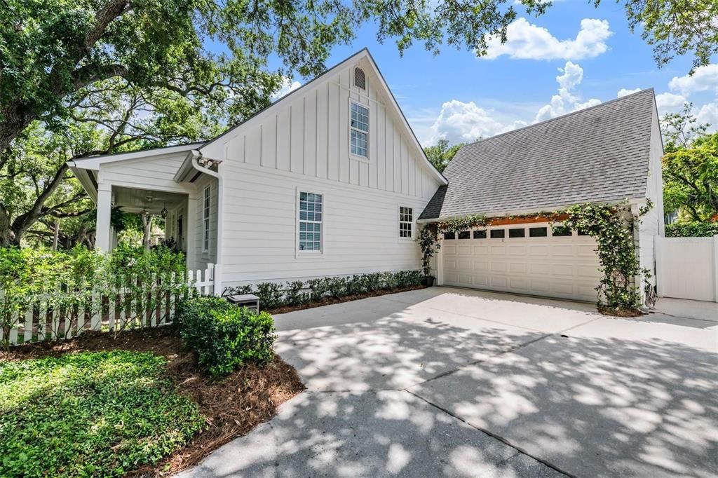 For Sale: $1,400,000 (4 beds, 3 baths, 2677 Square Feet)
