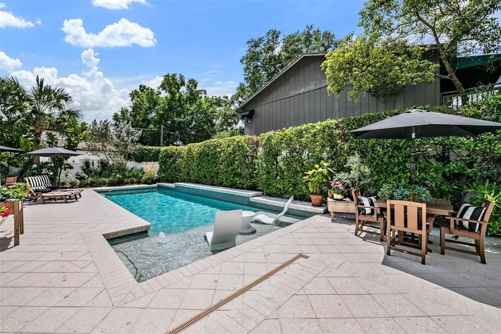 For Sale: $1,400,000 (4 beds, 3 baths, 2677 Square Feet)