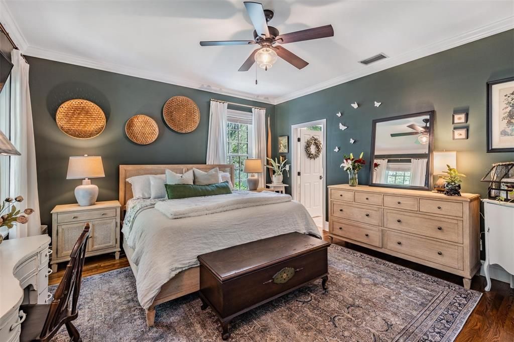 For Sale: $1,400,000 (4 beds, 3 baths, 2677 Square Feet)