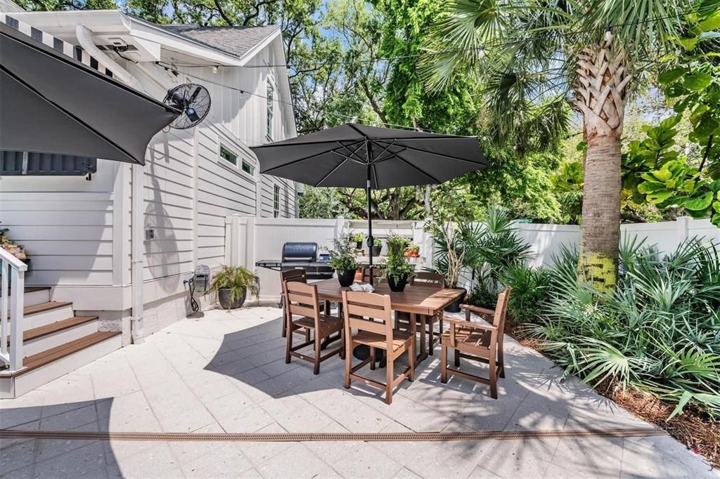 For Sale: $1,400,000 (4 beds, 3 baths, 2677 Square Feet)