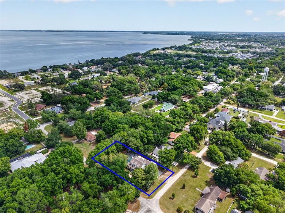 For Sale: $1,145,000 (4 beds, 2 baths, 2469 Square Feet)