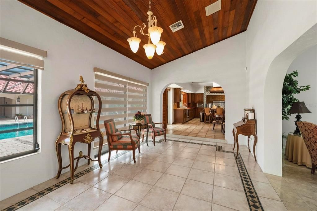На продажу: $1,550,000 (9 спален, 8 ванн, 8723 Квадратных фут)