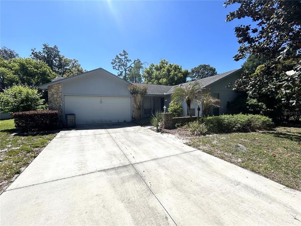 For Rent: $2,750 (4 beds, 2 baths, 2220 Square Feet)