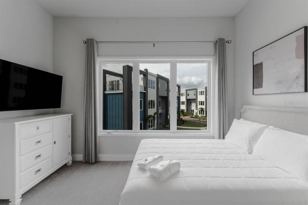 В аренду: $3,900 (5 спален, 4 ванн, 2630 Квадратных фут)