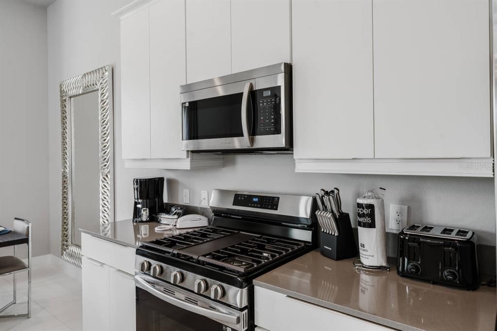 В аренду: $3,900 (5 спален, 4 ванн, 2630 Квадратных фут)