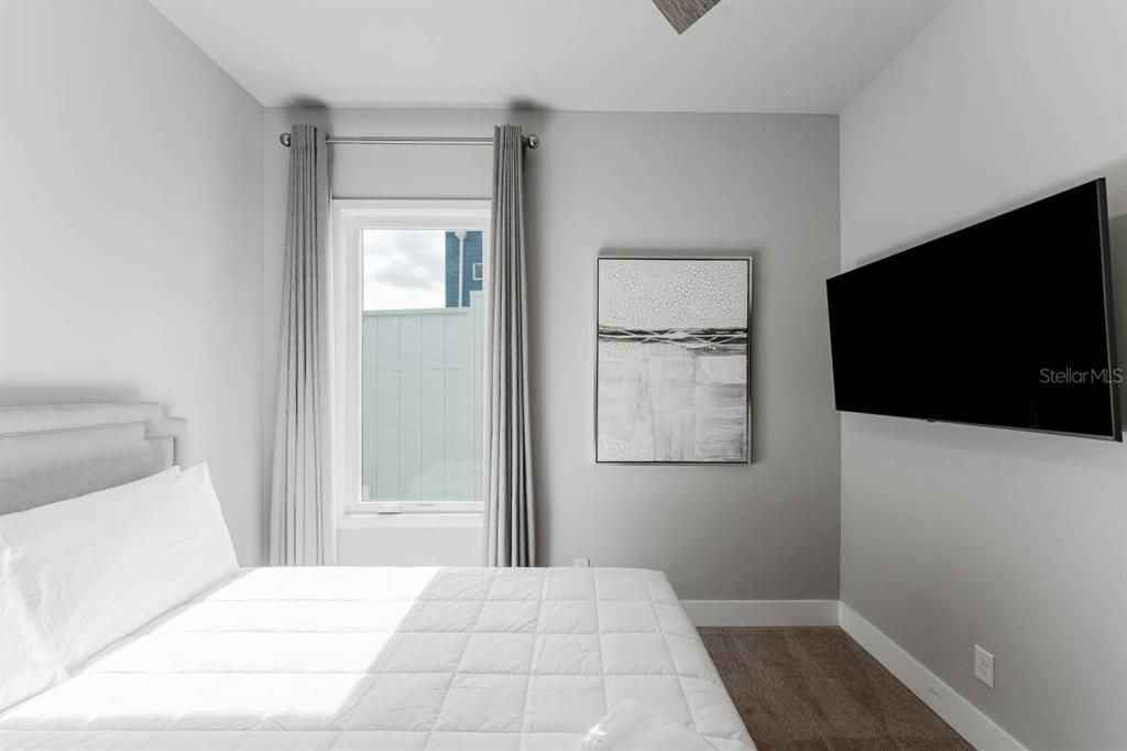 В аренду: $3,900 (5 спален, 4 ванн, 2630 Квадратных фут)