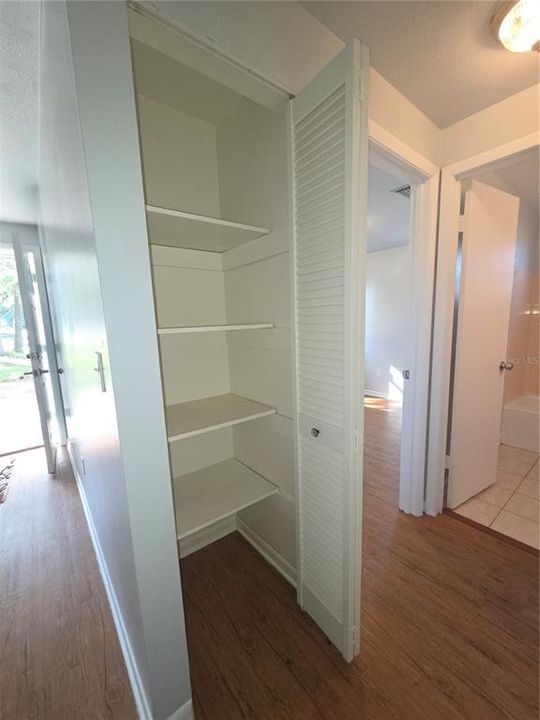 На продажу: $186,900 (3 спален, 2 ванн, 1184 Квадратных фут)