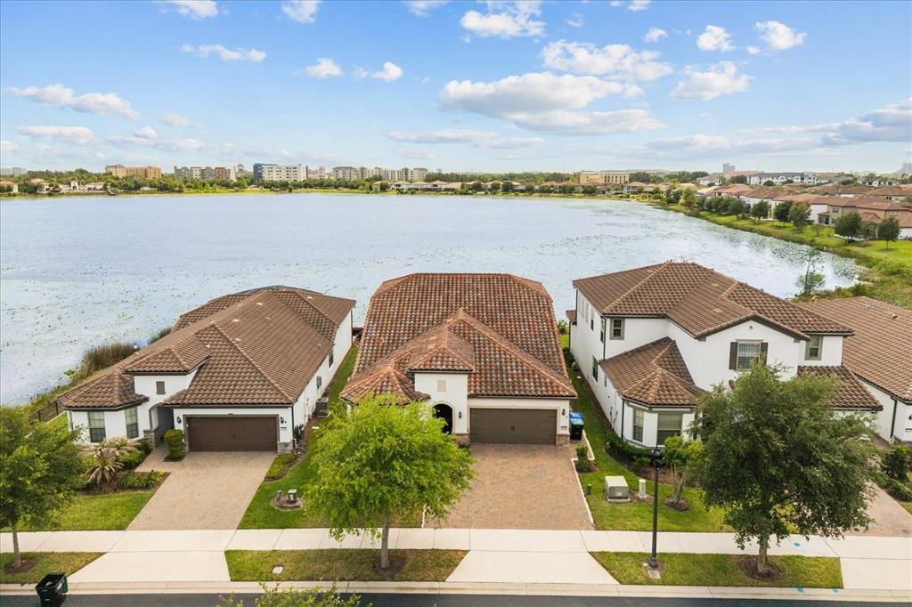 En Venta: $980,000 (3 camas, 3 baños, 2802 Pies cuadrados)
