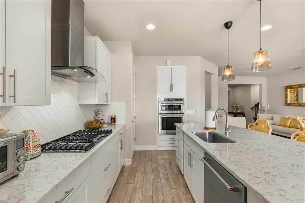 En Venta: $980,000 (3 camas, 3 baños, 2802 Pies cuadrados)