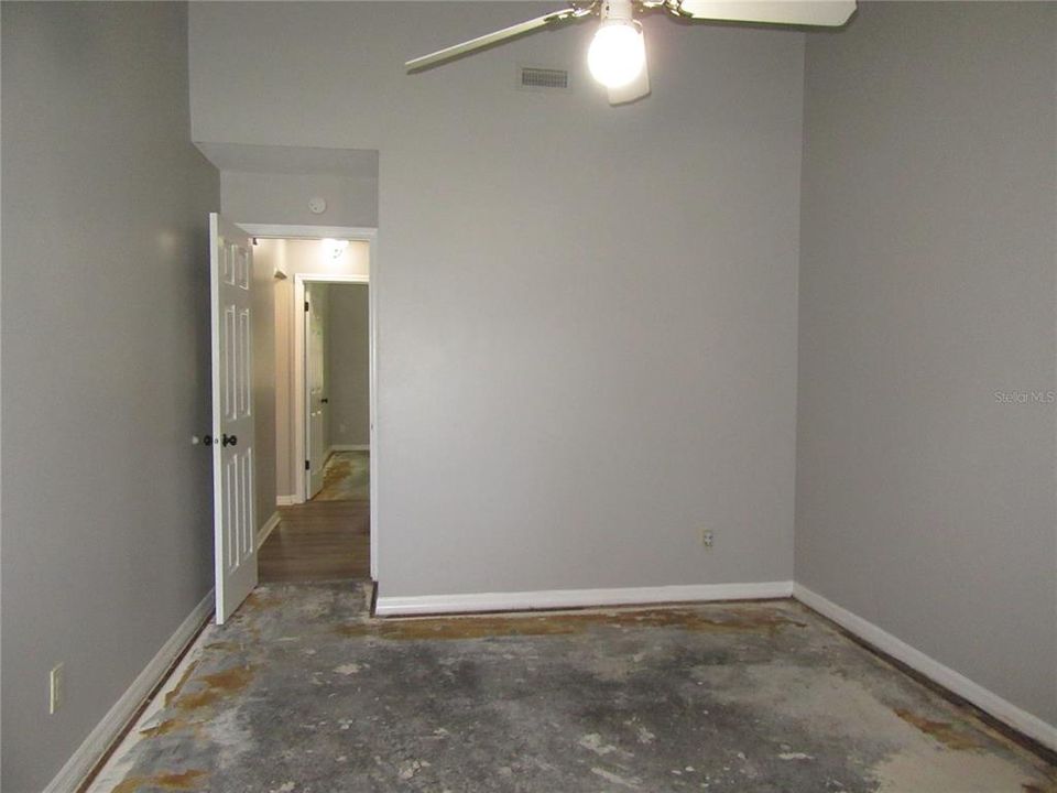 Active With Contract: $289,900 (3 beds, 2 baths, 2090 Square Feet)