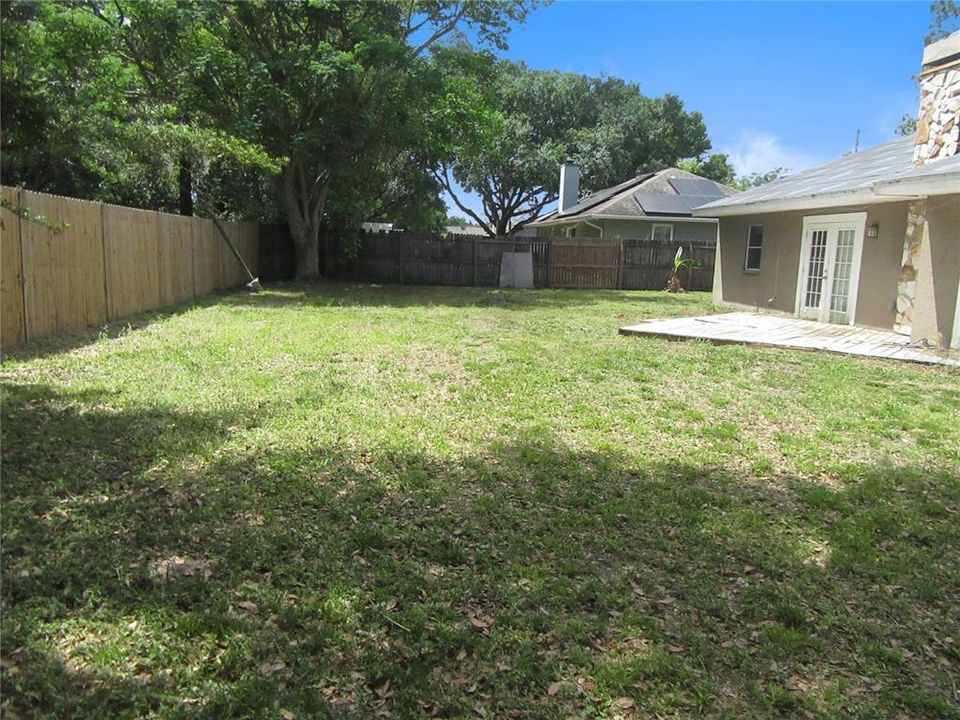 Active With Contract: $289,900 (3 beds, 2 baths, 2090 Square Feet)