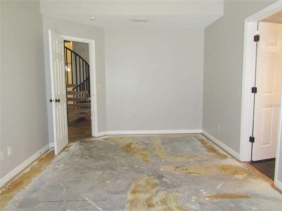 Active With Contract: $289,900 (3 beds, 2 baths, 2090 Square Feet)