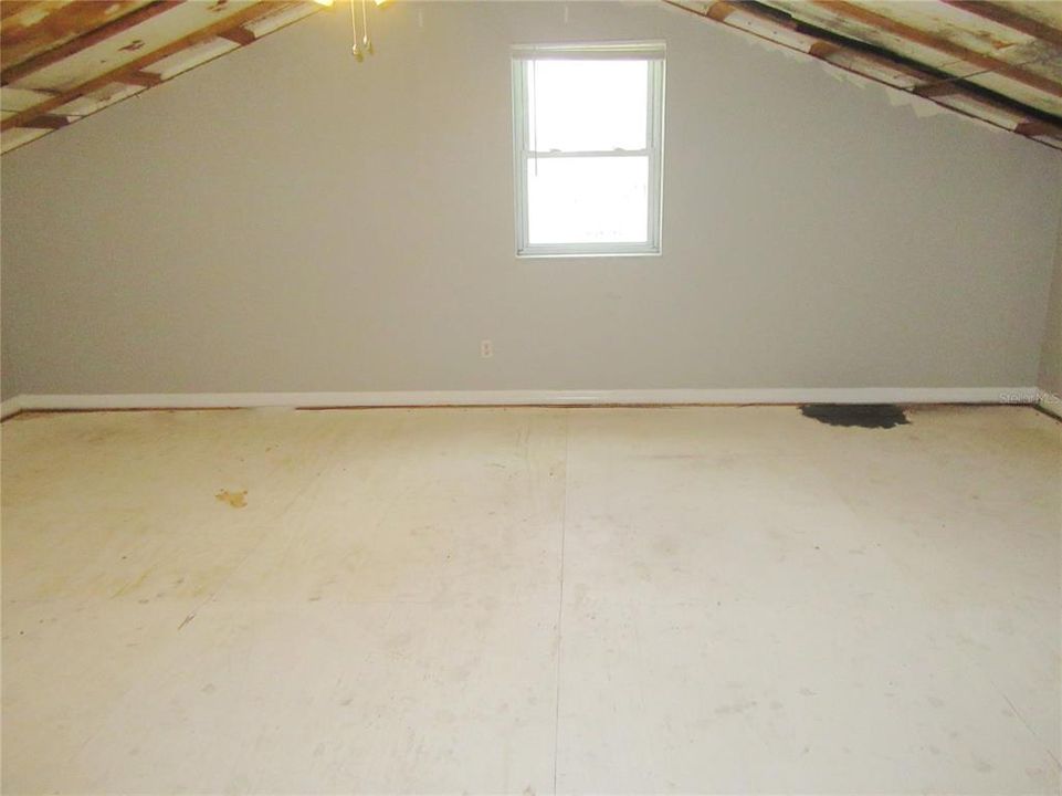 Active With Contract: $289,900 (3 beds, 2 baths, 2090 Square Feet)