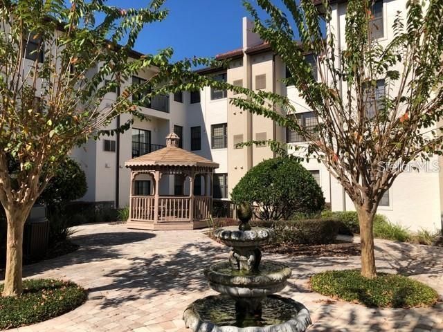 Active With Contract: $1,799 (3 beds, 2 baths, 1195 Square Feet)