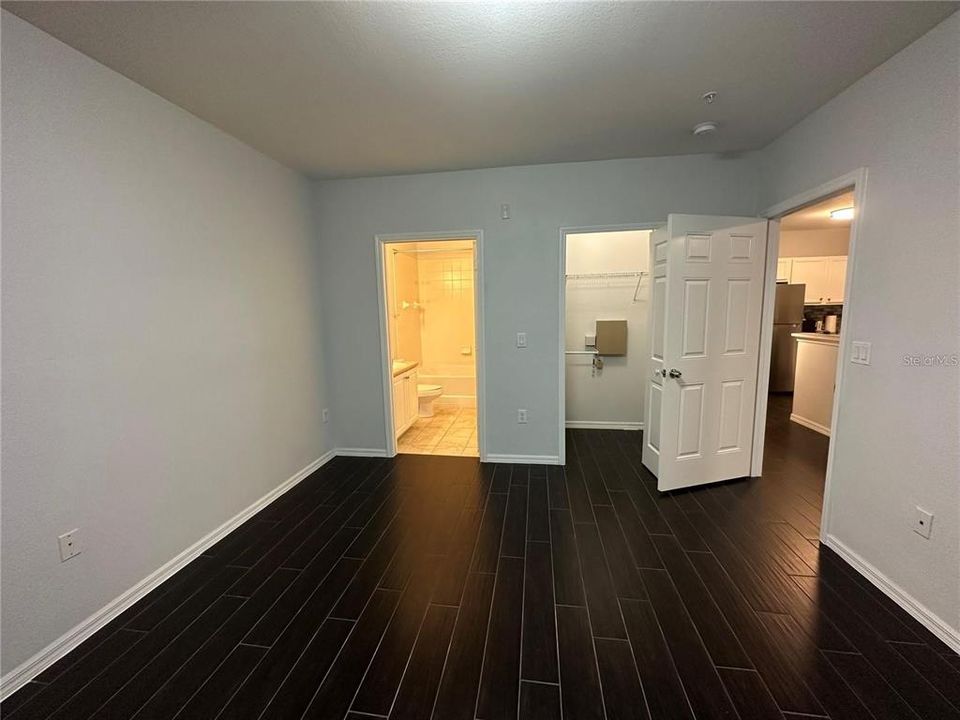 Active With Contract: $1,799 (3 beds, 2 baths, 1195 Square Feet)