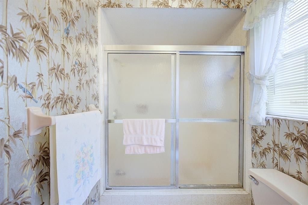 For Sale: $370,000 (3 beds, 3 baths, 2443 Square Feet)