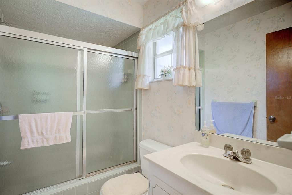 For Sale: $370,000 (3 beds, 3 baths, 2443 Square Feet)