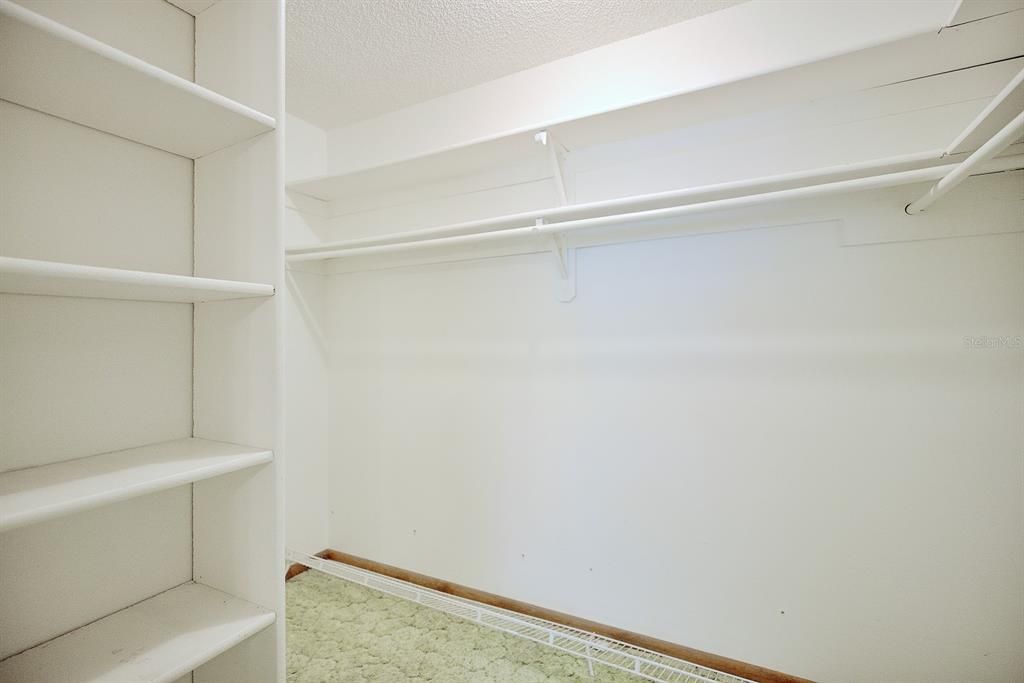 For Sale: $370,000 (3 beds, 3 baths, 2443 Square Feet)