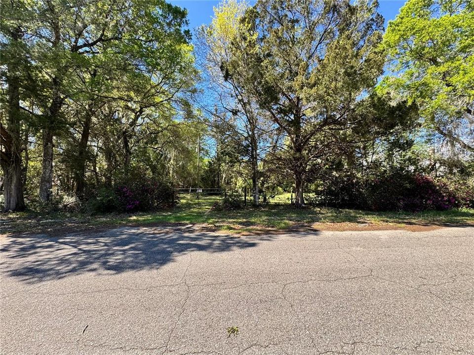 For Sale: $129,000 (3 beds, 2 baths, 1152 Square Feet)